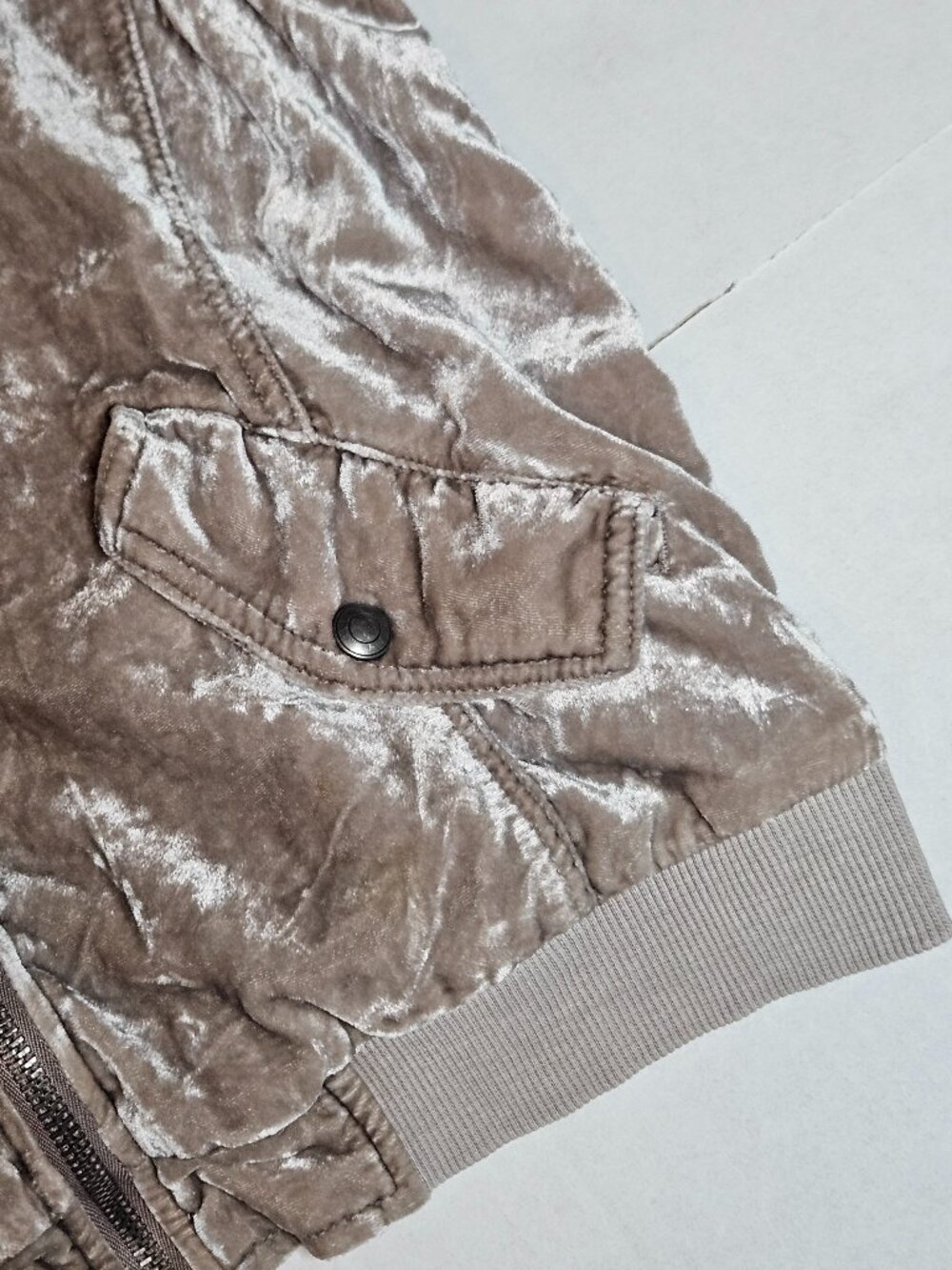 Free People Ruffled Champagne Velvet Velvet Zippered Jacket. Small - Picture 7 of 9
